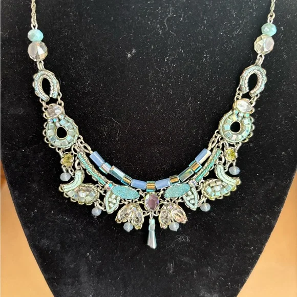 Ayala bar necklace and earring set - Picture 3 of 10